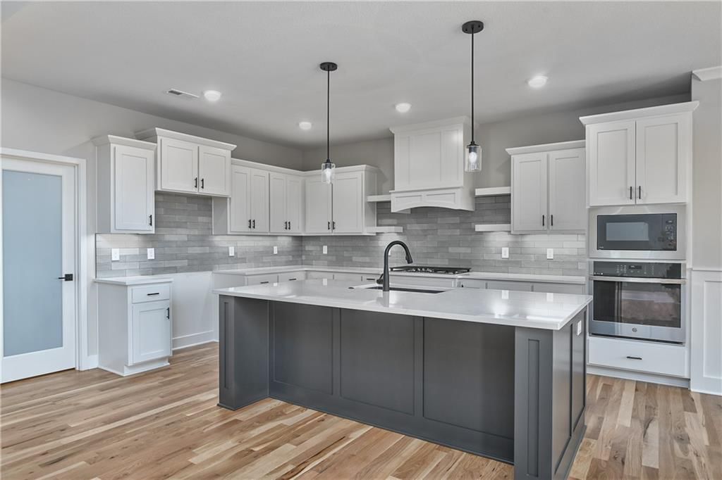 6010 Apache Drive — photo 2