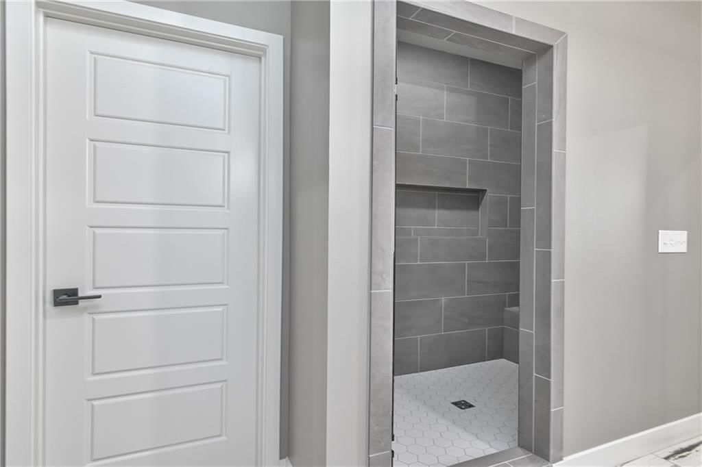 6010 Apache Drive — photo 18