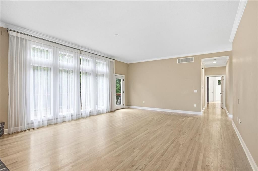 2530 Greenwood Drive — photo 5