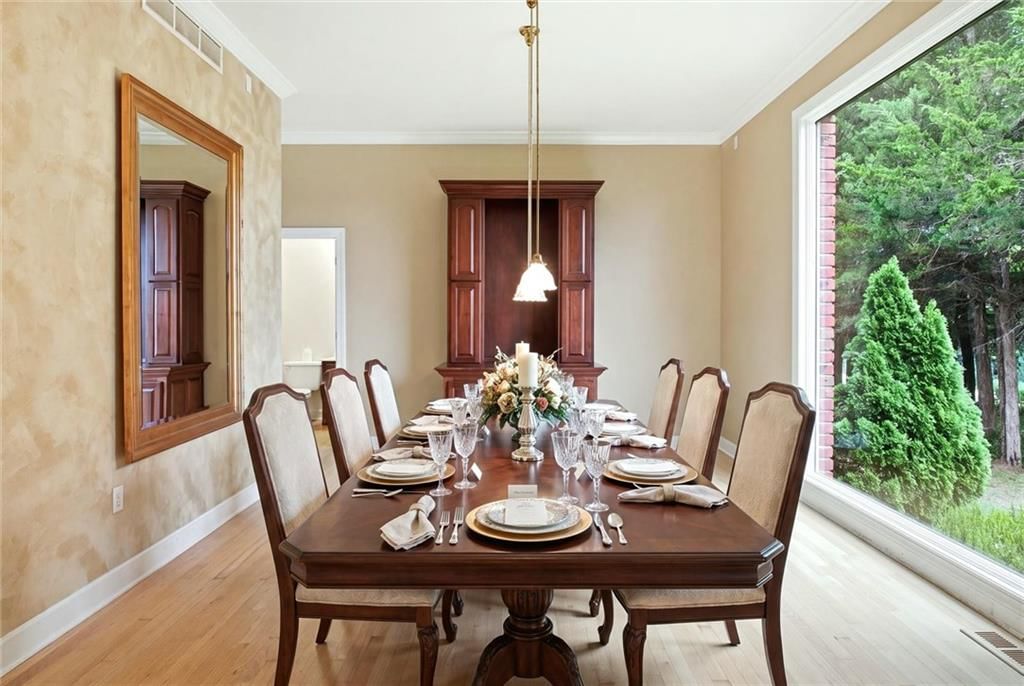 2530 Greenwood Drive — photo 9