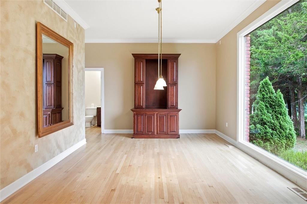 2530 Greenwood Drive — photo 10