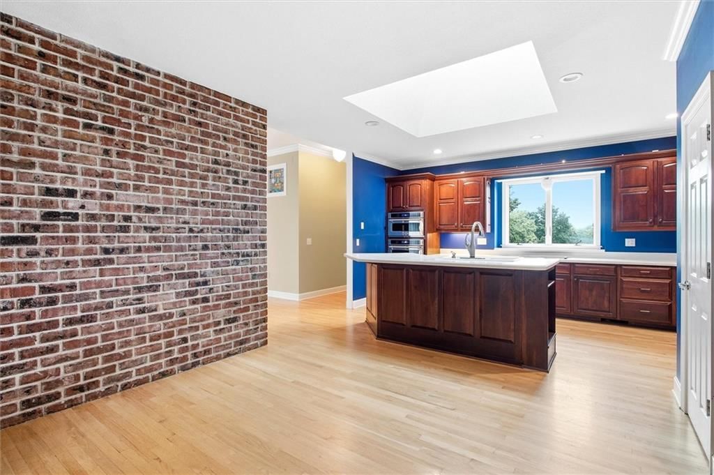 2530 Greenwood Drive — photo 11