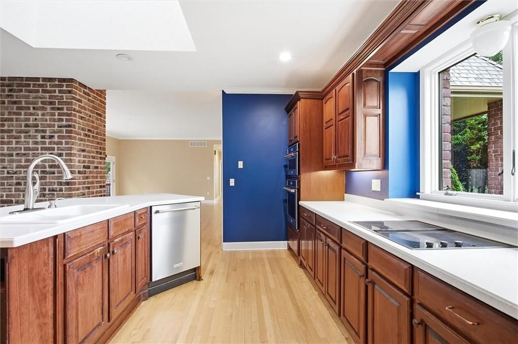 2530 Greenwood Drive — photo 13