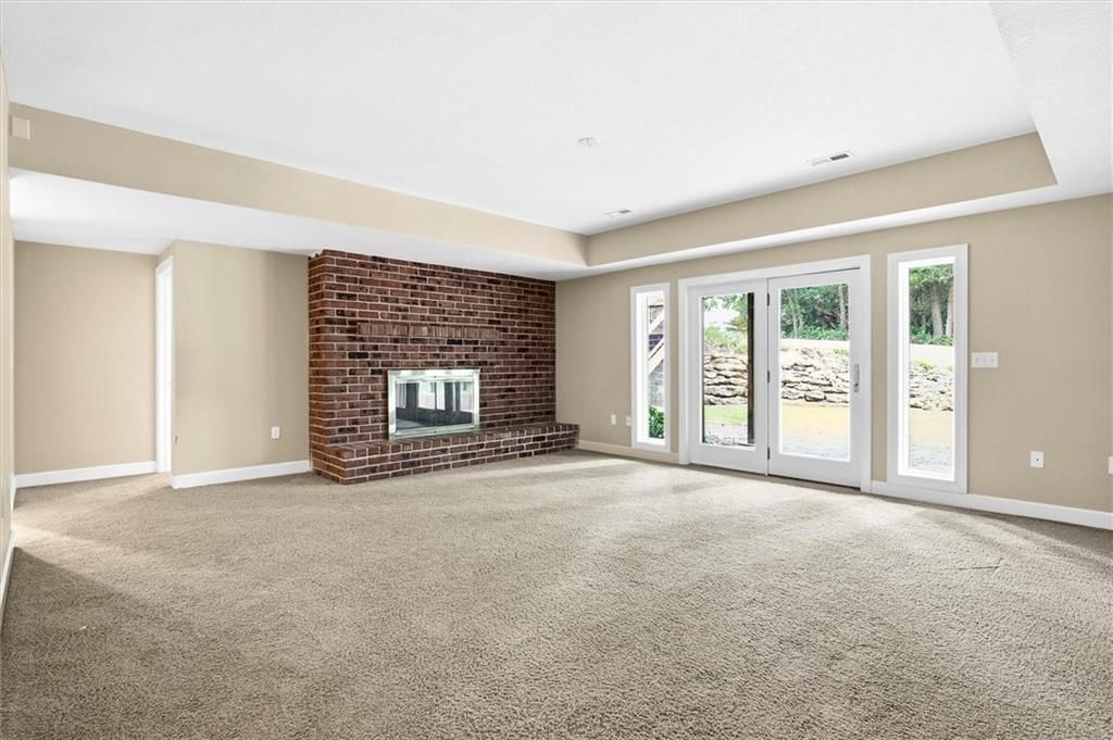 2530 Greenwood Drive — photo 17