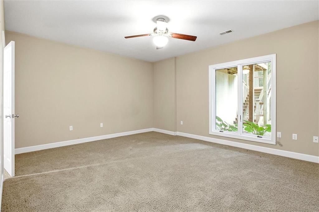 2530 Greenwood Drive — photo 24