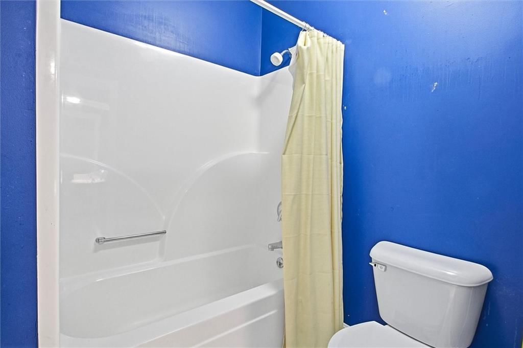 2530 Greenwood Drive — photo 32