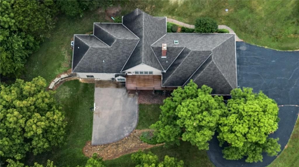 2530 Greenwood Drive — photo 35