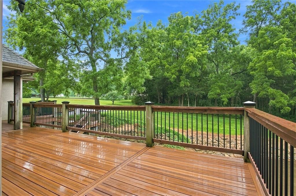 2530 Greenwood Drive — photo 38