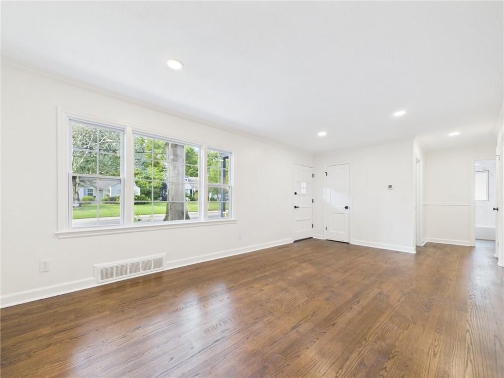 5311 W 55th Street — photo 8