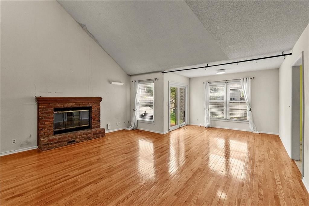 11635 Garnett Street — photo 4