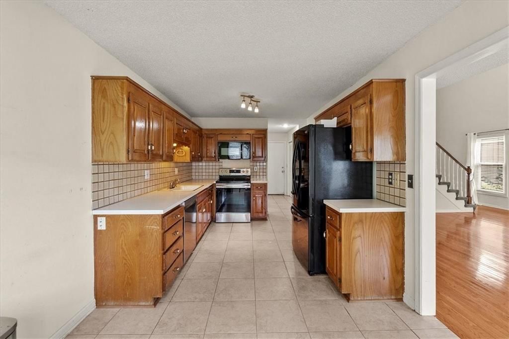 11635 Garnett Street — photo 8