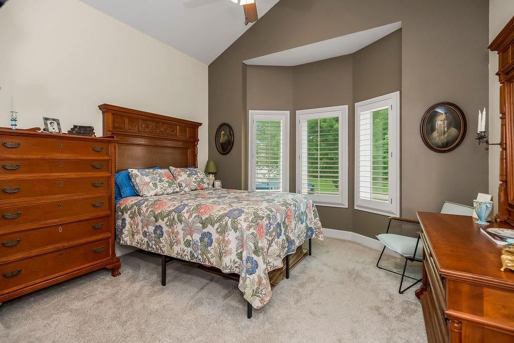 916 SW Lauren Court — photo 15