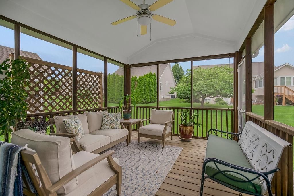 916 SW Lauren Court — photo 21