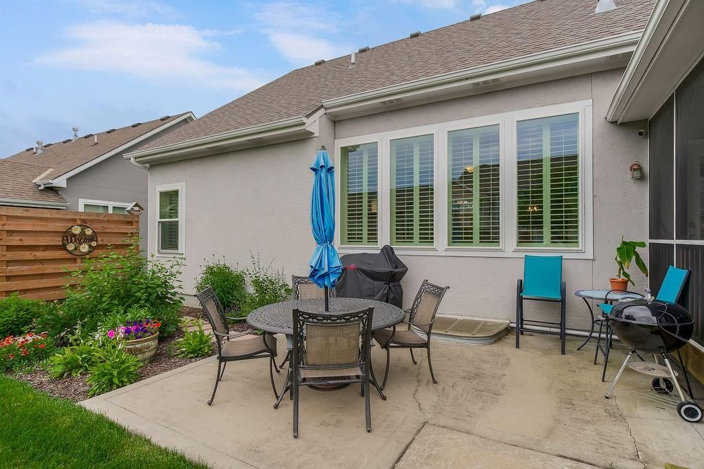 916 SW Lauren Court — photo 30