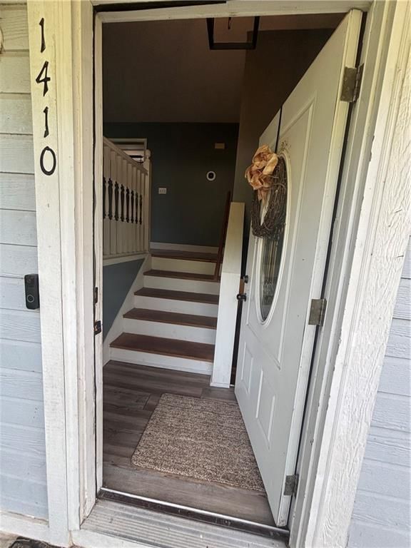 1410 Ridgeway Drive — photo 2