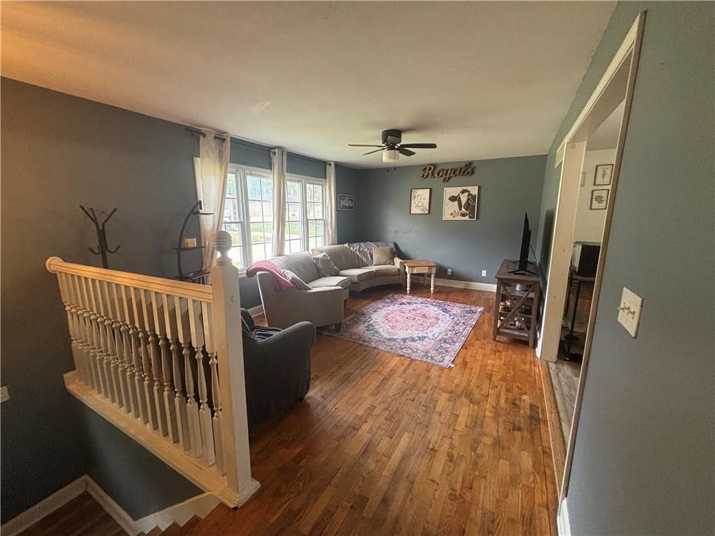 1410 Ridgeway Drive — photo 3