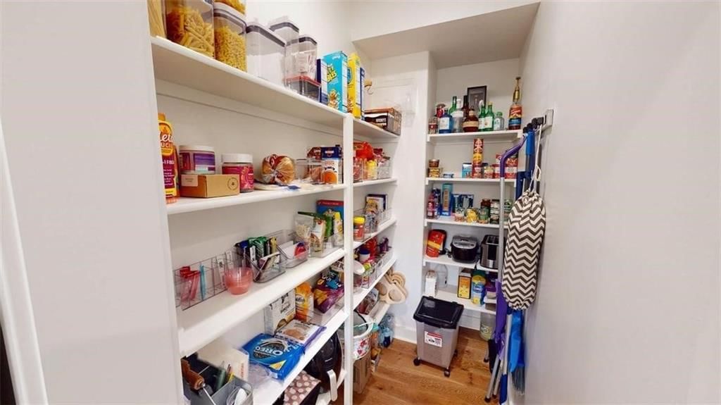 Photo 9 of 36 - 5612 NW 96th Street, Kansas City, MO 64154