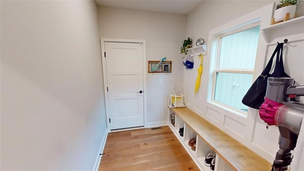 Photo 18 of 36 - 5612 NW 96th Street, Kansas City, MO 64154