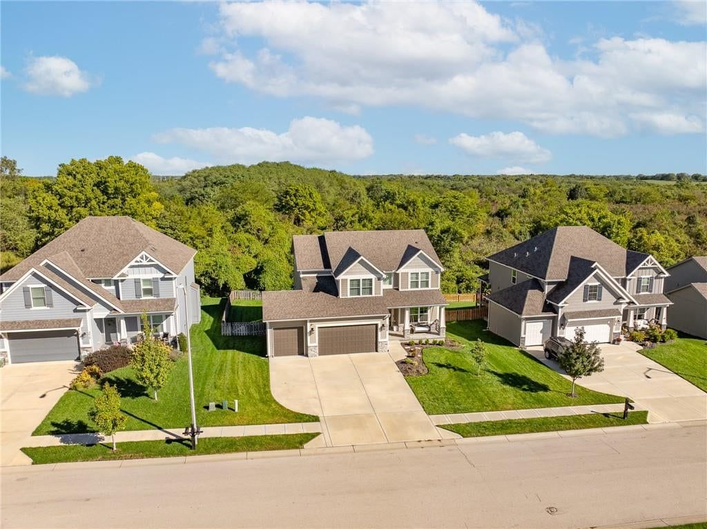 5612 NW 96th Street, Kansas City, MO: listing photo 2