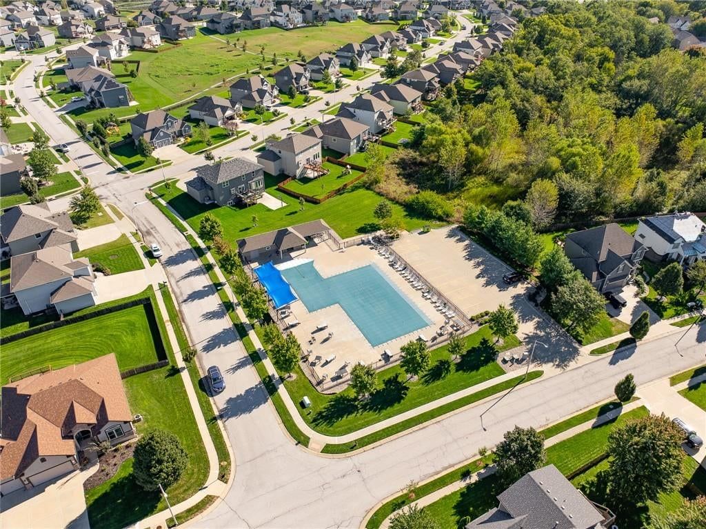 5612 NW 96th Street, Kansas City, MO: listing photo 3