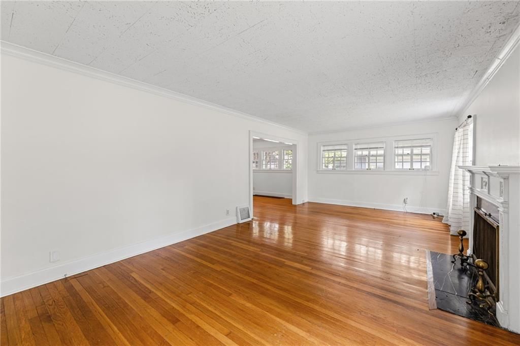 6024 OAK Street — photo 7