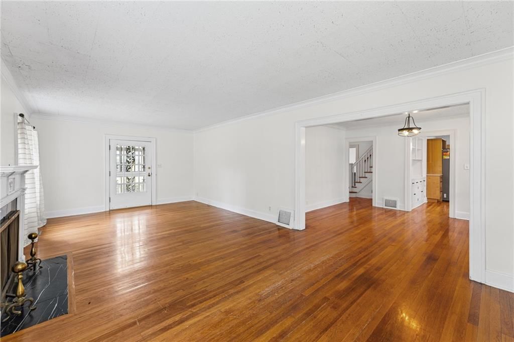 6024 OAK Street — photo 8