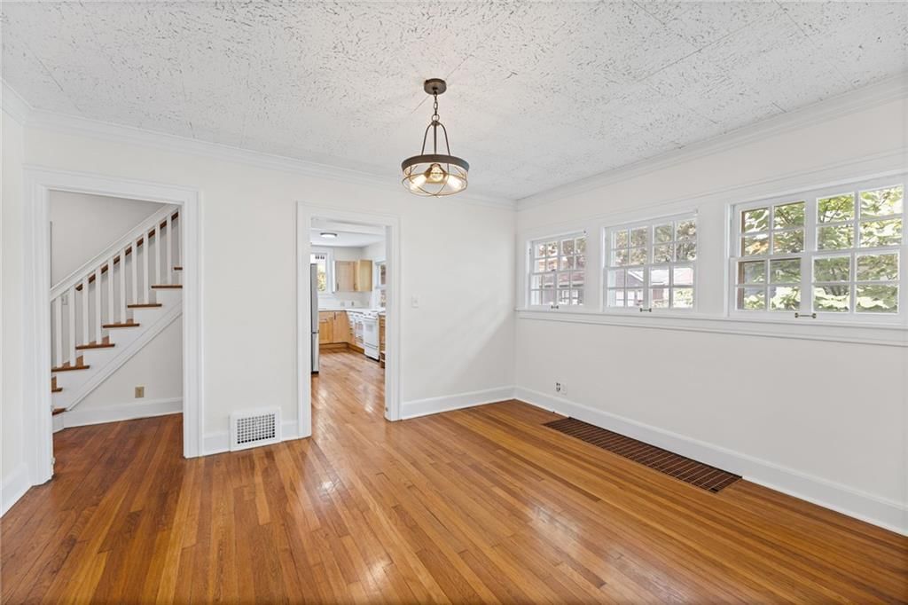 6024 OAK Street — photo 10
