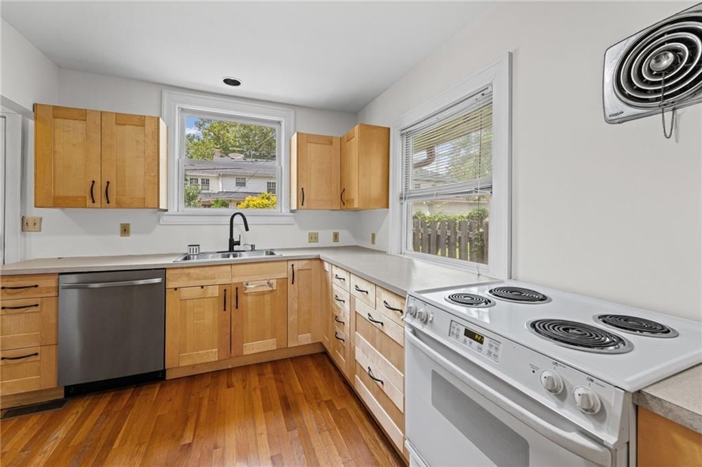 6024 OAK Street — photo 18