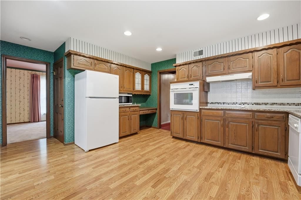 4320 S Dover Avenue — photo 17