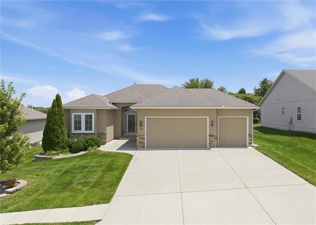 311 Crestview Court — photo 1