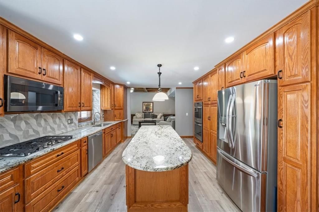 8230 W 99th Street — photo 17