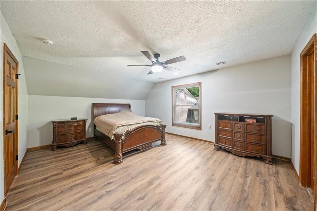 8230 W 99th Street — photo 26