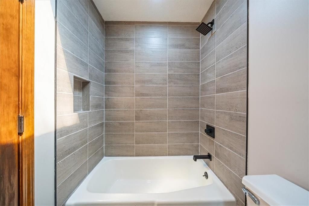 8230 W 99th Street — photo 28