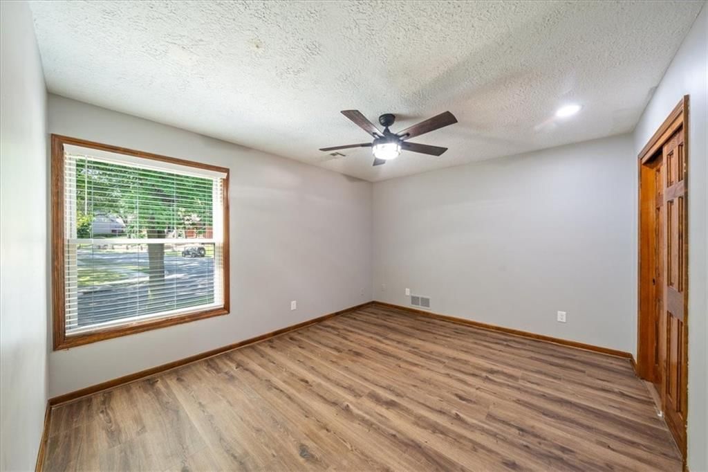 8230 W 99th Street — photo 30
