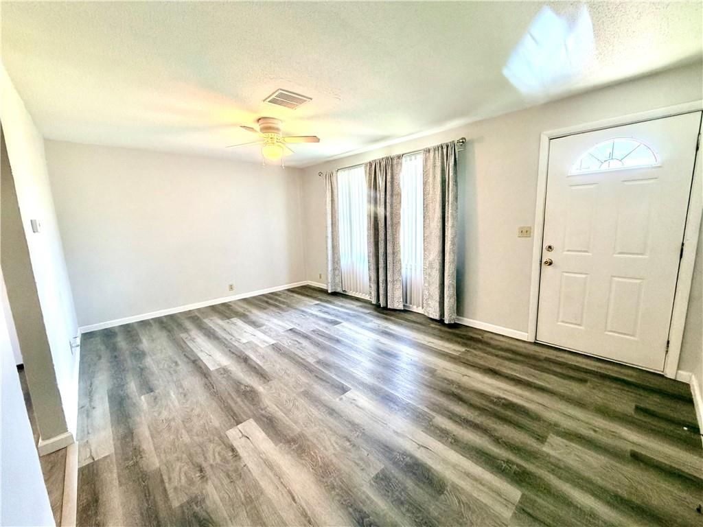 1402 W Walnut Street — photo 12