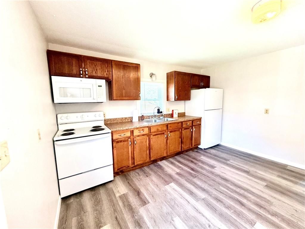 1402 W Walnut Street — photo 16
