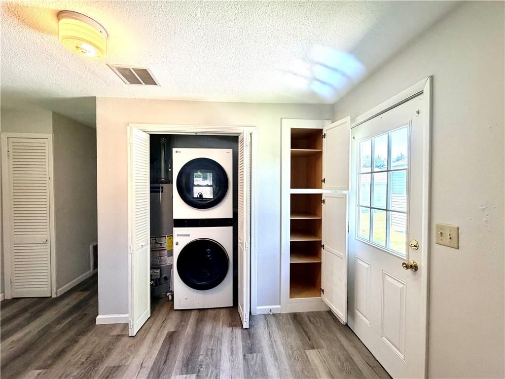 1402 W Walnut Street — photo 17