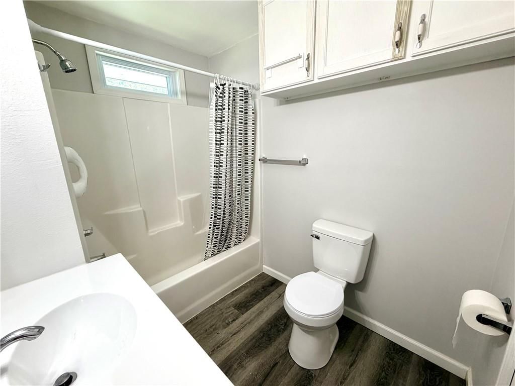 1402 W Walnut Street — photo 18