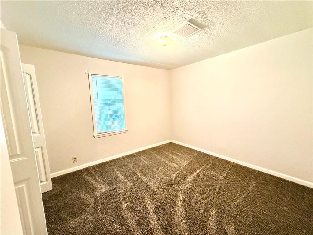 1402 W Walnut Street — photo 20