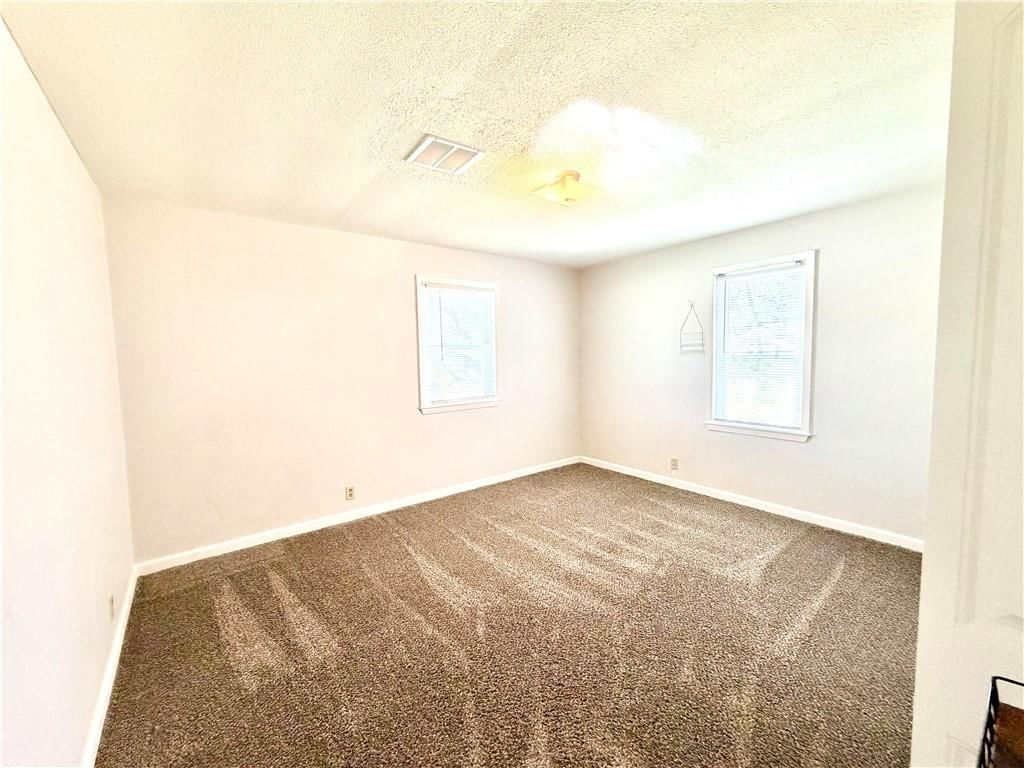 1402 W Walnut Street — photo 22