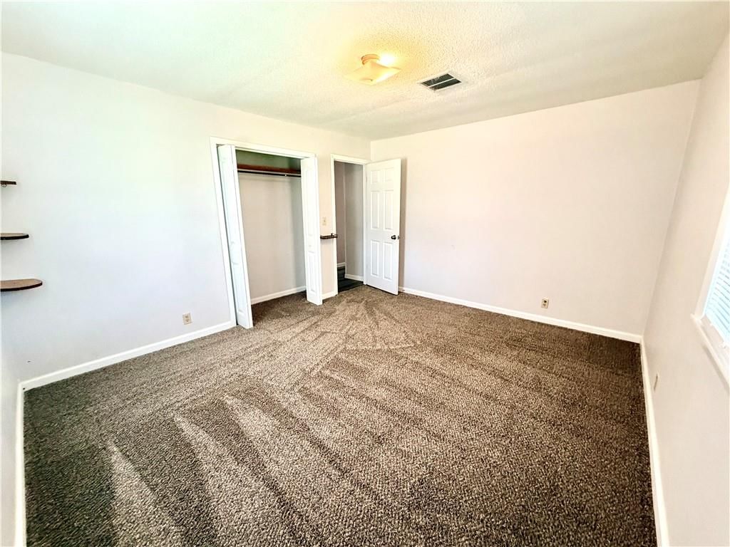 1402 W Walnut Street — photo 23