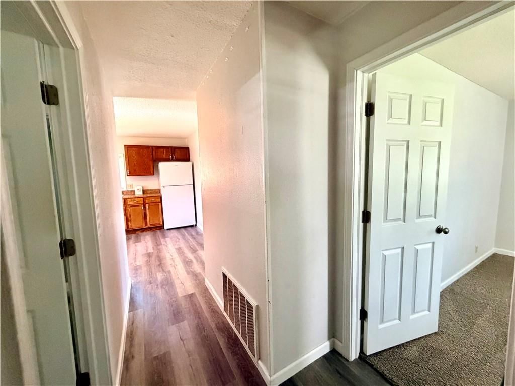 1402 W Walnut Street — photo 25