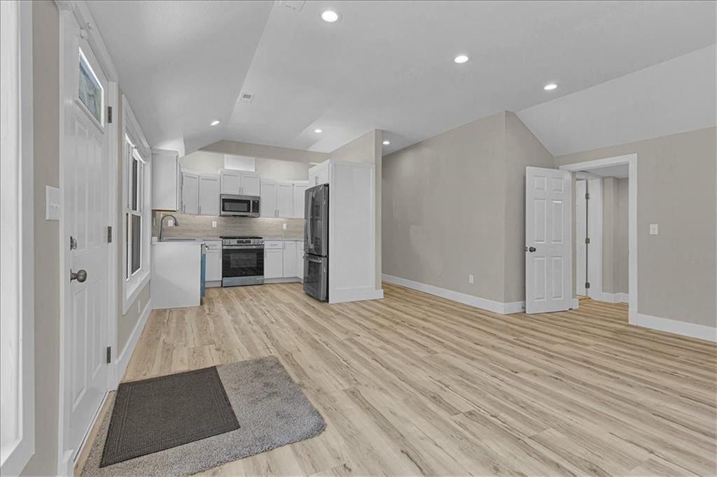 143 Grove Avenue — photo 4