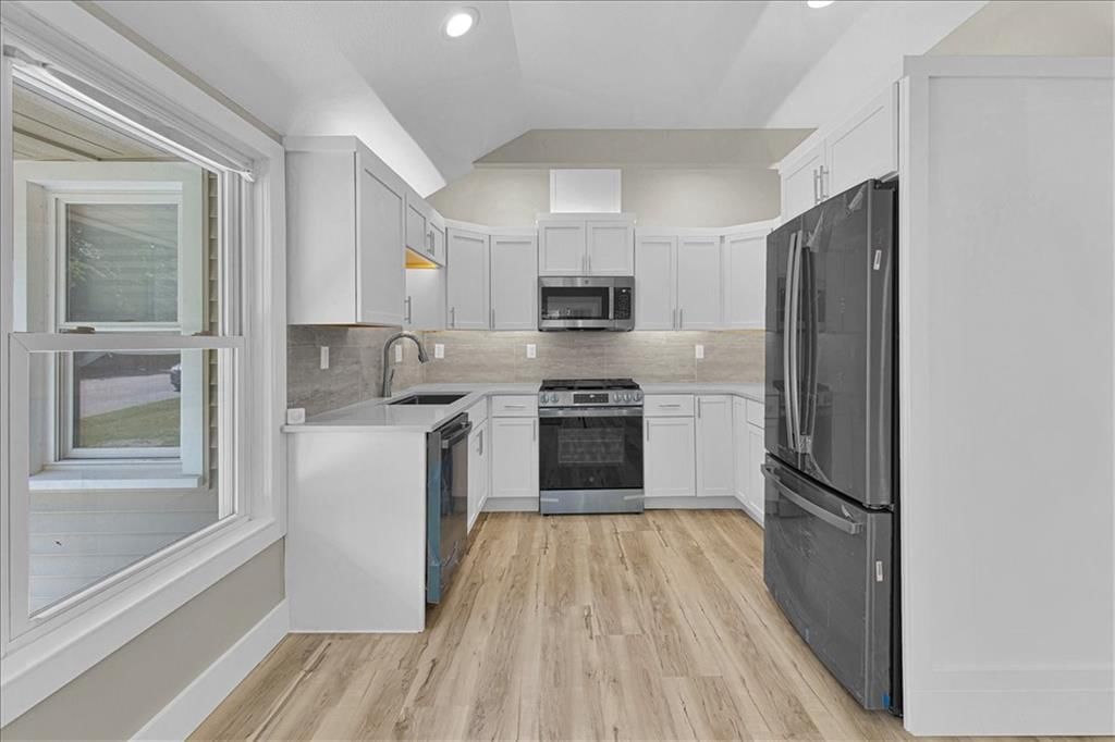 143 Grove Avenue — photo 5