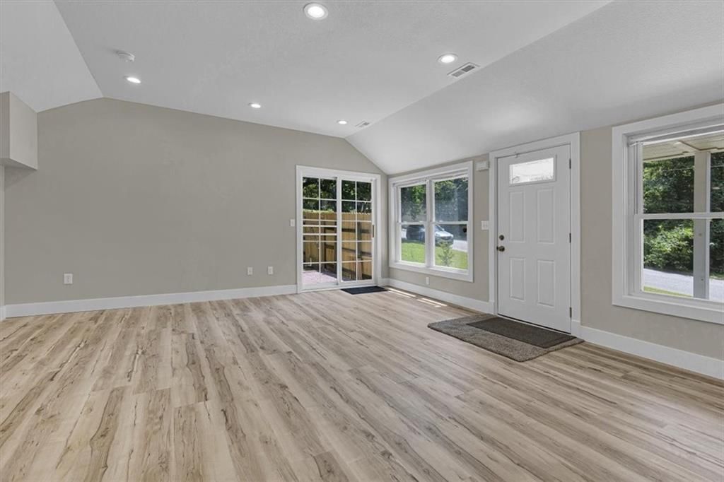 143 Grove Avenue — photo 10