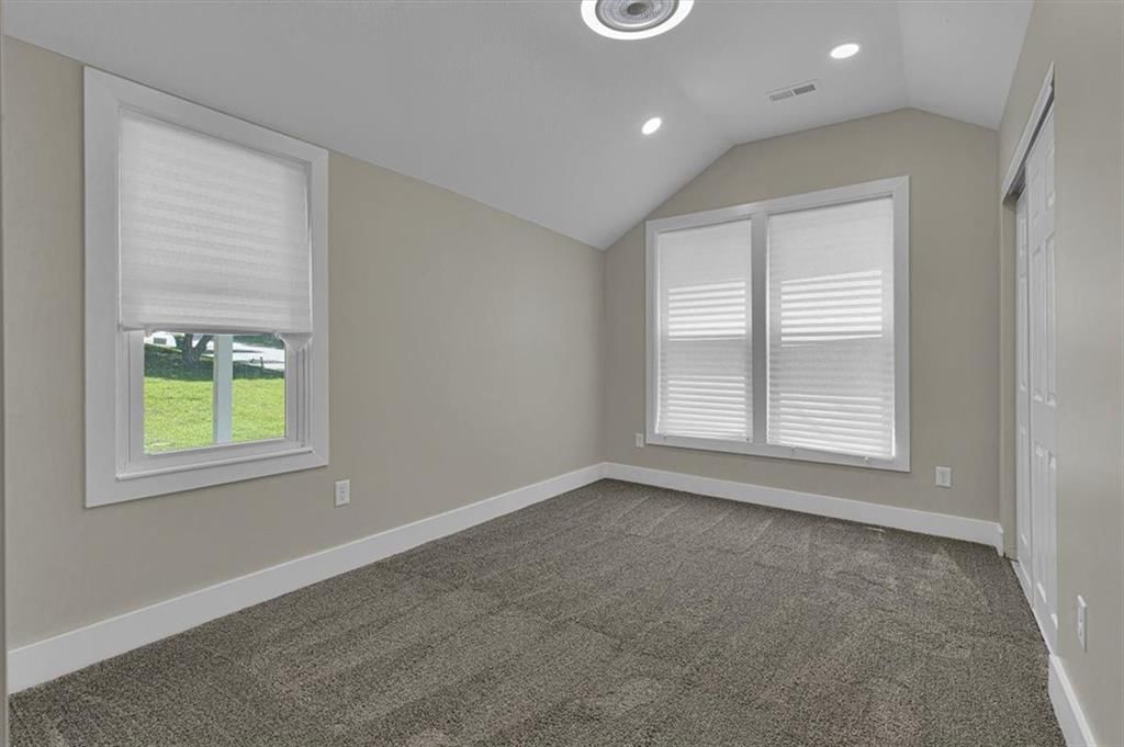 143 Grove Avenue — photo 16