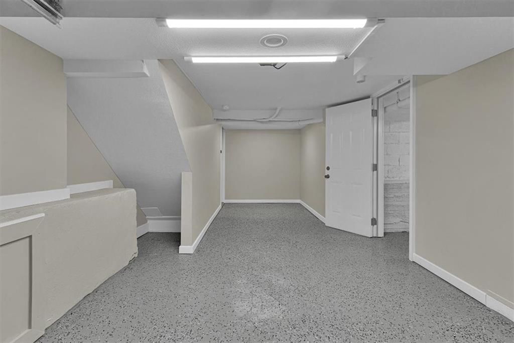143 Grove Avenue — photo 23