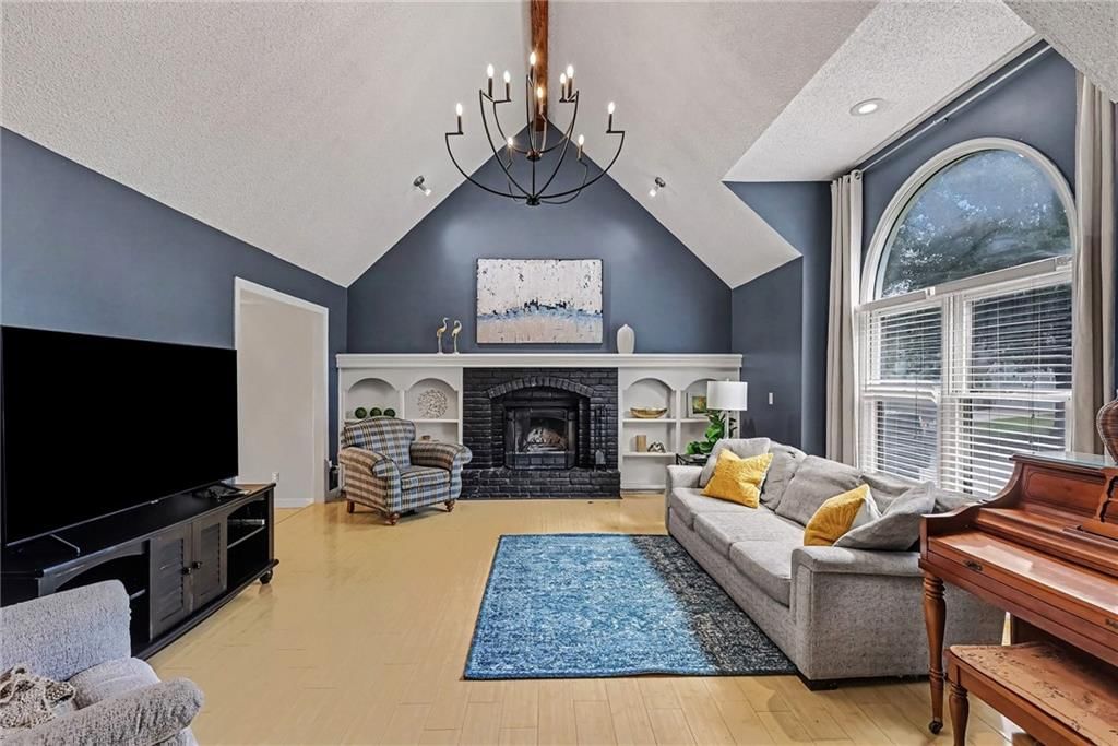 15299 CONSER Street — photo 5