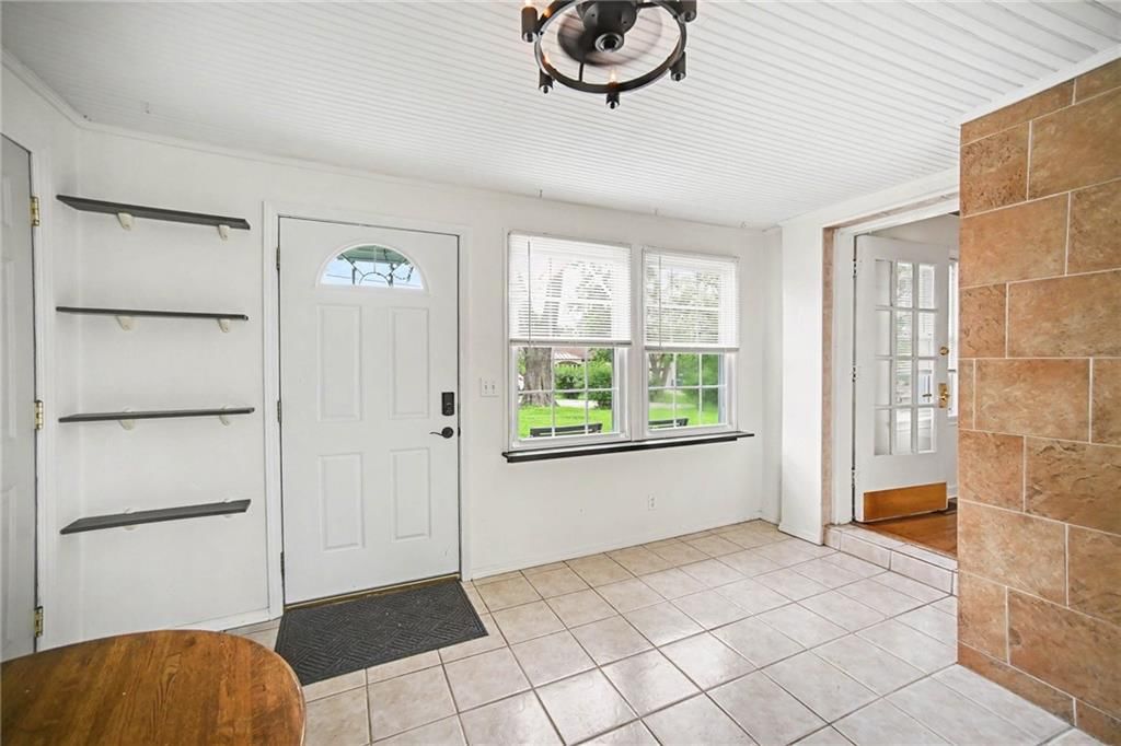 8409 NW Hilltop Road — photo 4