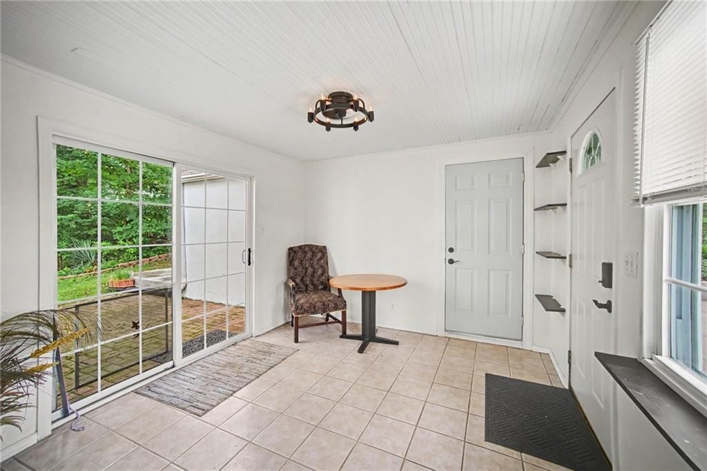 8409 NW Hilltop Road — photo 5